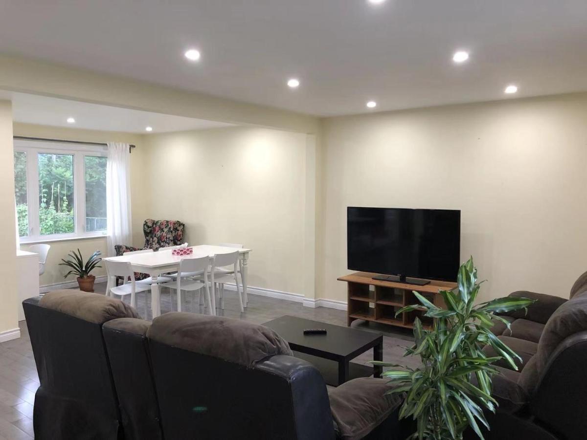 Cozy 3 Room Bungalow In Midtown Toronto Luaran gambar